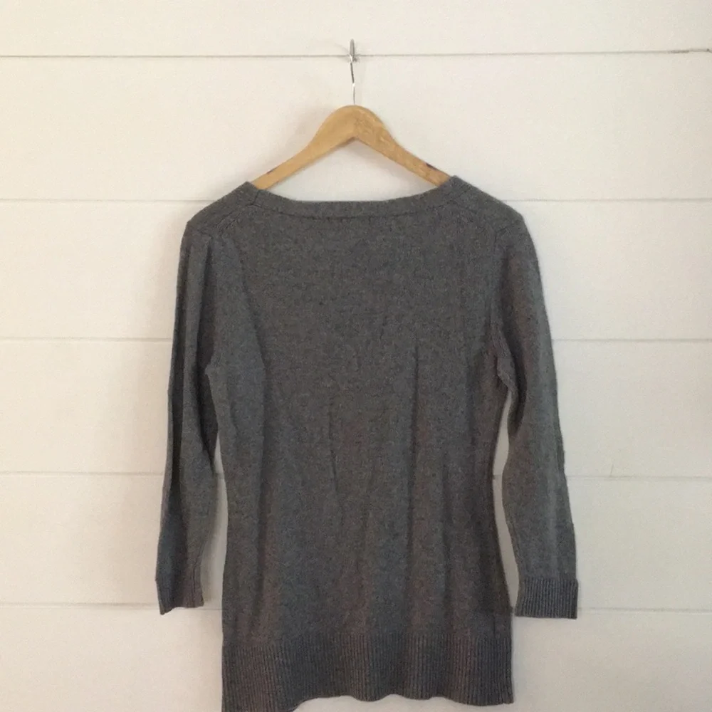 Banana Republic V-Neck Sweater - Picture 5 of 6